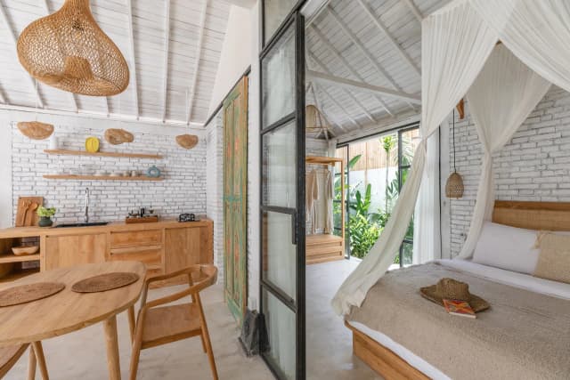 Villa Delapan interior and grounds, photo 6 of 12