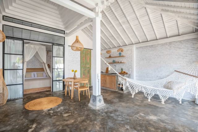 Villa Lima interior and grounds, photo 7 of 12