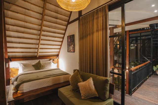 Villa Sembilan interior and grounds, photo 5 of 12