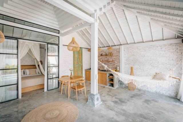 Villa Tiga interior and grounds, photo 7 of 12